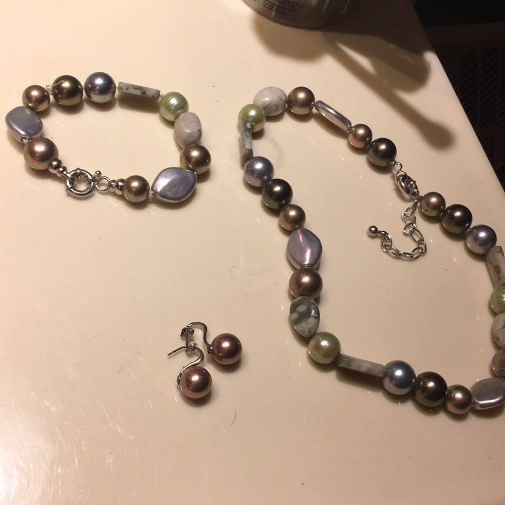 Nice set of japan peal synthetic and jade set